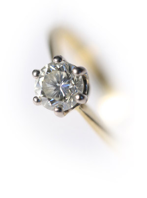 Buy an Engagement Ring on a Budget